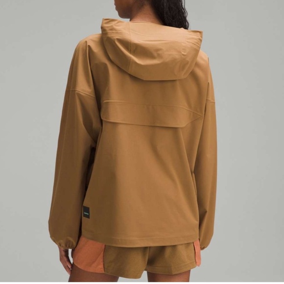 Lululemon Waterproof Hiking Poncho Size 2 (Oversized) NWOT - Picture 5 of 6